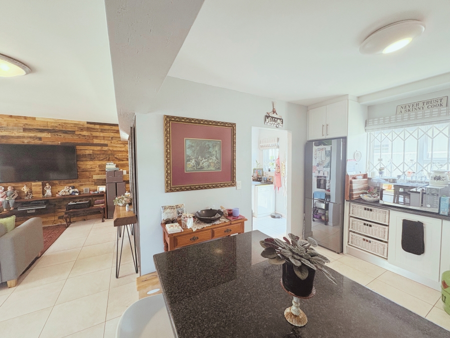 4 Bedroom Property for Sale in Yzerfontein Western Cape